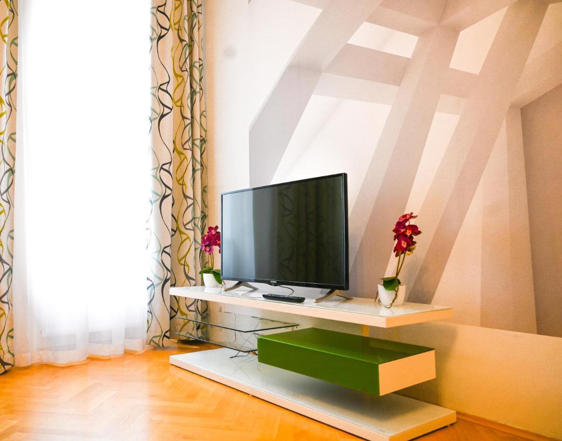 Elegant Suite Augarten Виена Екстериор снимка