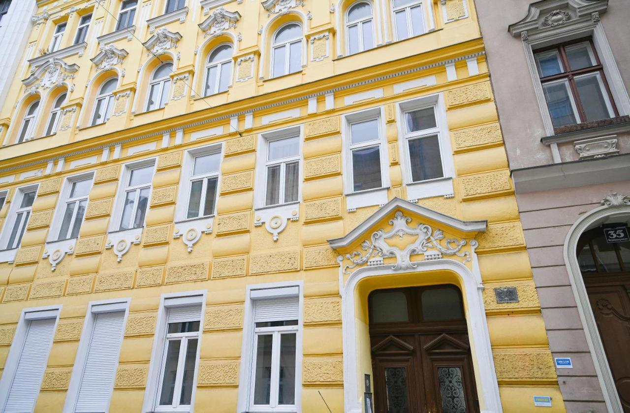 Elegant Suite Augarten Виена Екстериор снимка